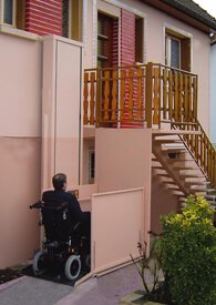 Apex Hydro Wheelchair Lift